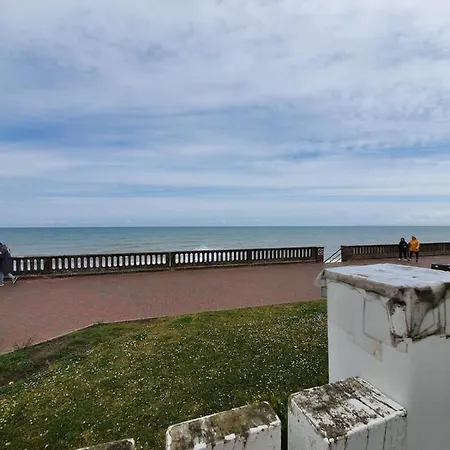 Studio With Sea View In Appartement